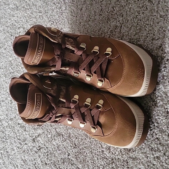 MICHAEL MICHAEL KORS Brooke Leather and Logo Boot - Picture 1 of 13